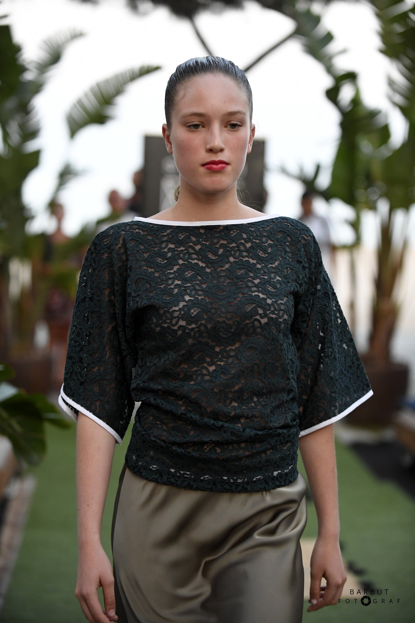 Blusa verde + Falda De Saten