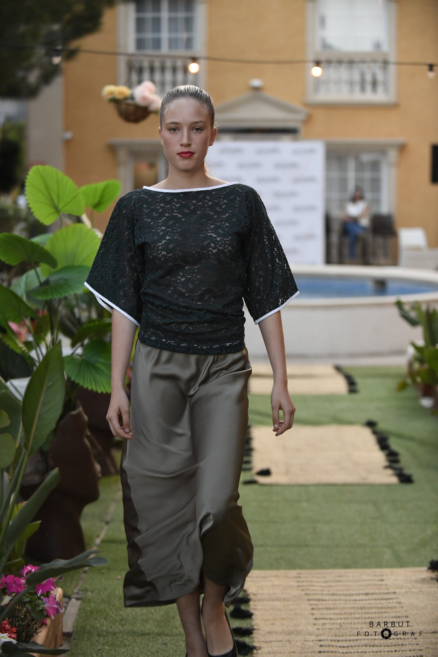Blusa verde + Falda De Saten