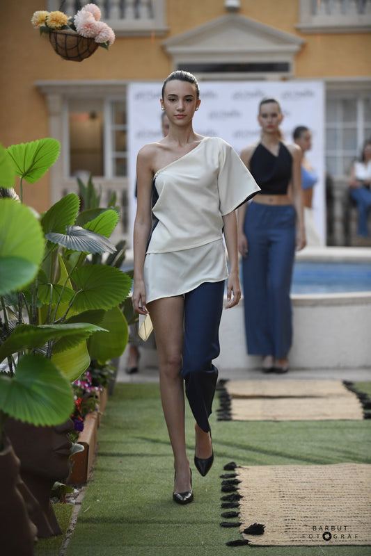 Conjunto Brusa + Falda/Pantalon