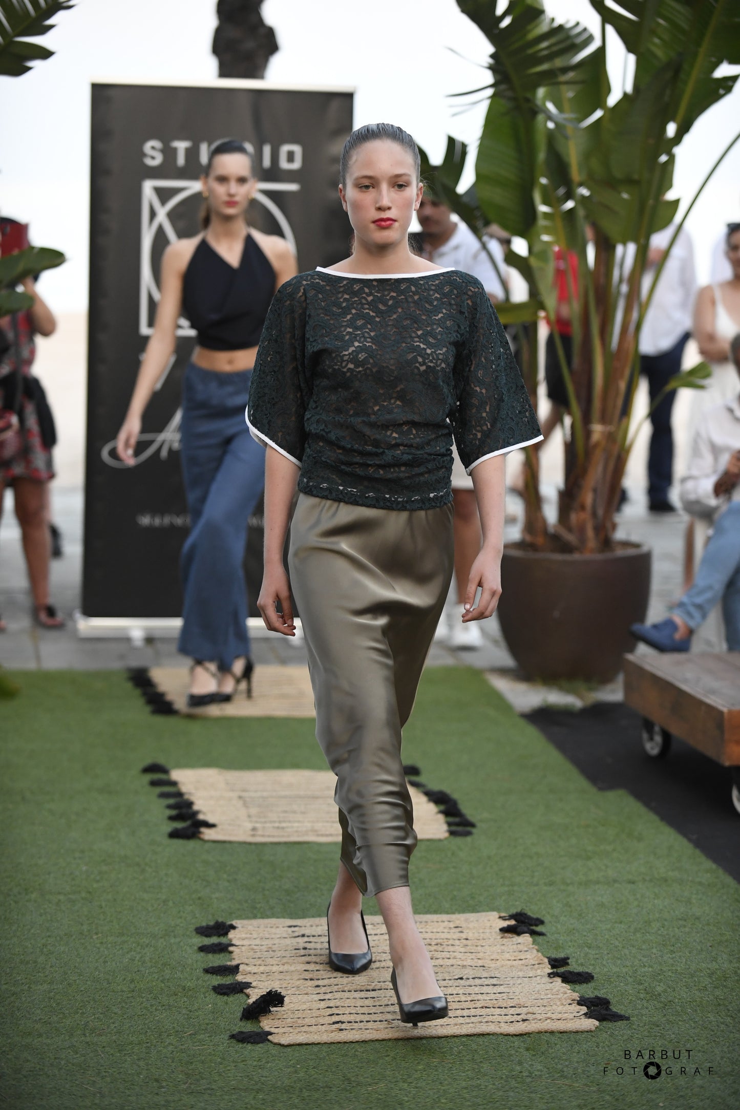 Blusa verde + Falda De Saten
